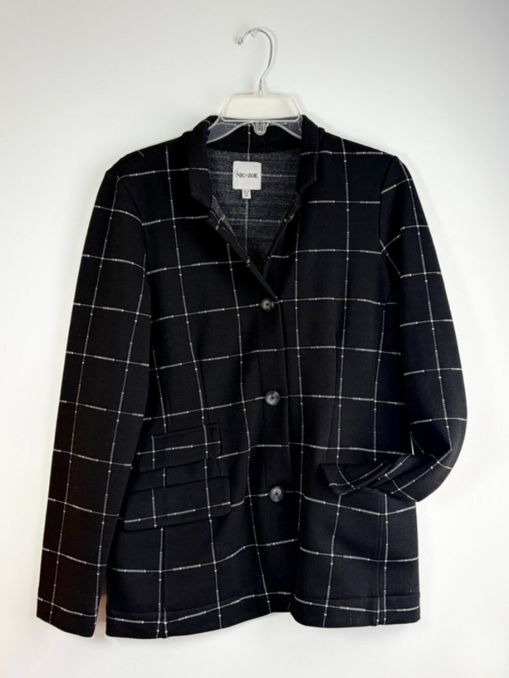 NIC+ZOE Women’s Black Stretch Single Breast Pinstripe Long-Sleeve Blazer - M
